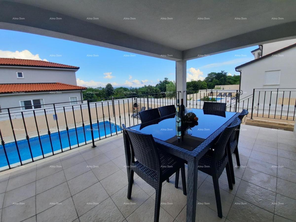 Raša – Villa con piscina privata e giardino