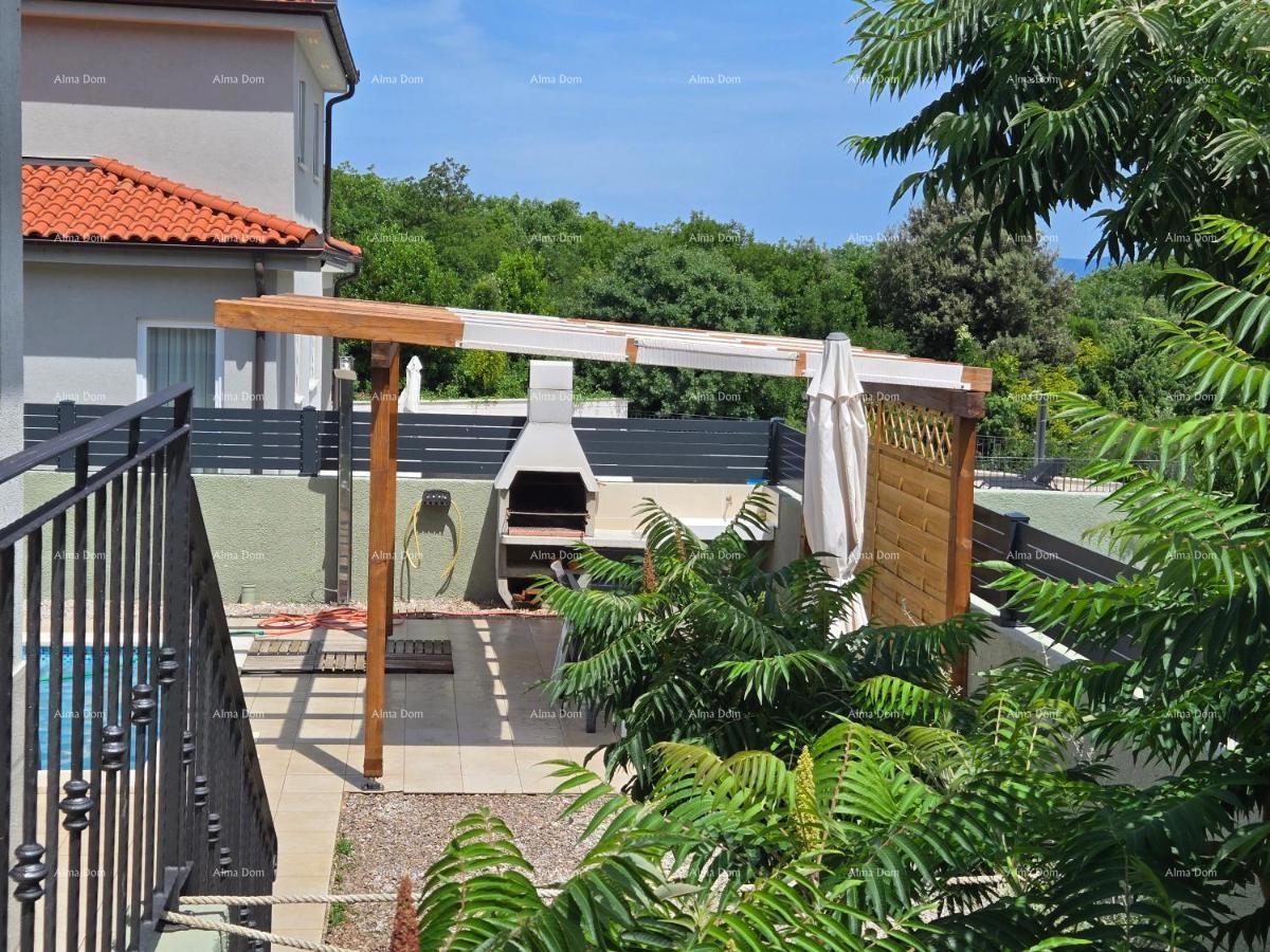 Raša – Villa con piscina privata e giardino