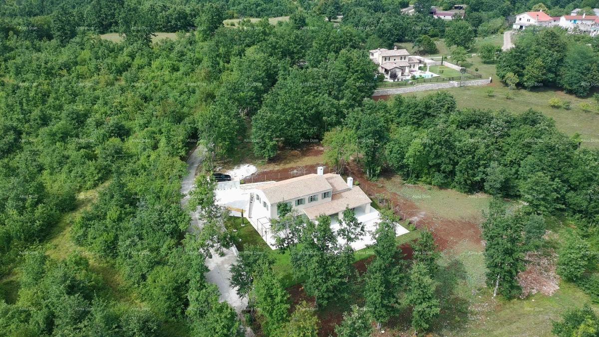 Vendita - ampia casa con piscina in costruzione, vicinanza a Pazin!