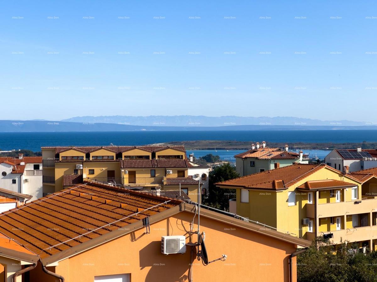 Vendiamo un appartamento con vista mare!