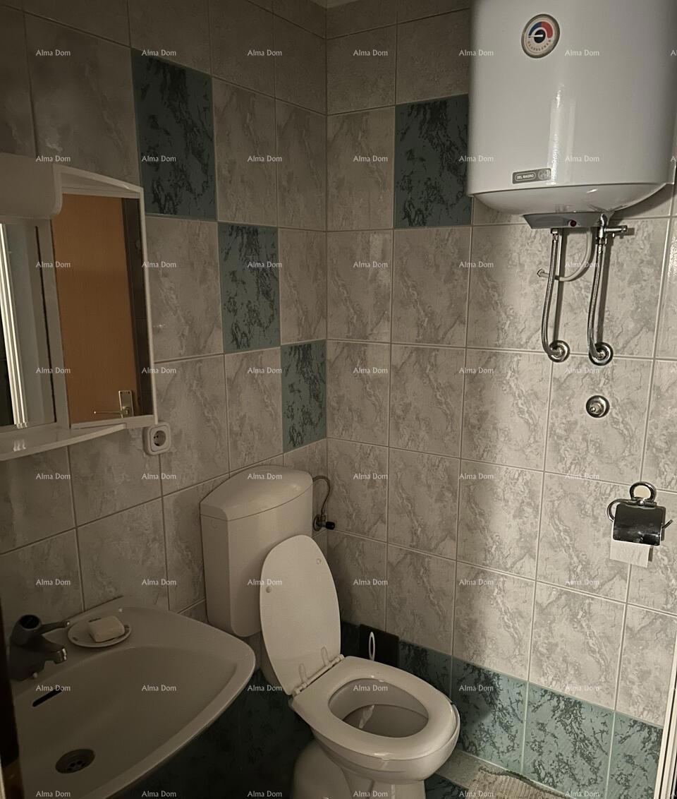 In vendita vecchia casa duplex in pietra con vista mare