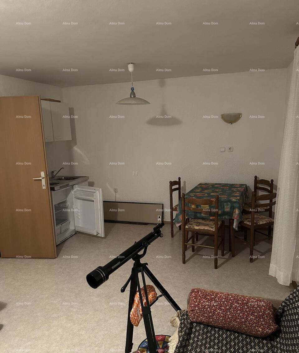 In vendita vecchia casa duplex in pietra con vista mare