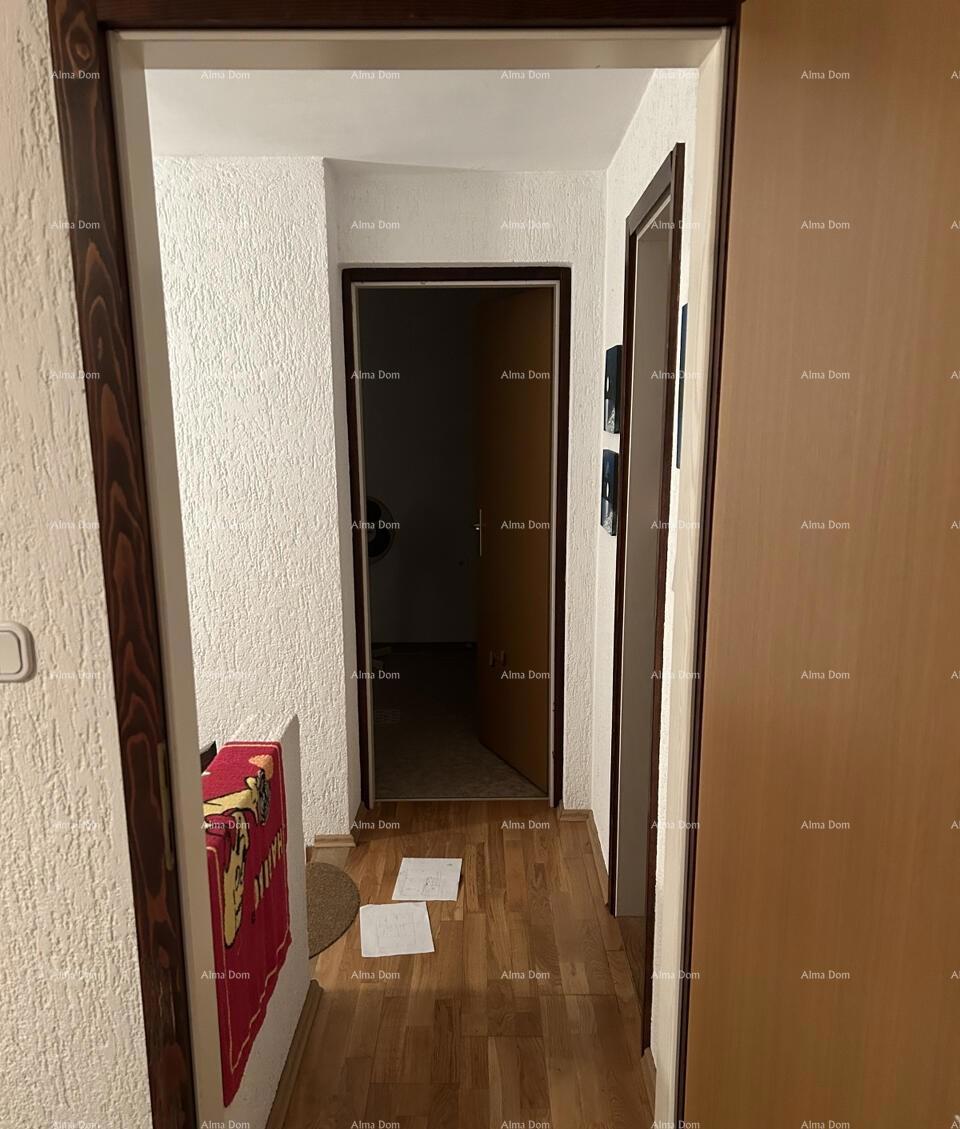 In vendita vecchia casa duplex in pietra con vista mare