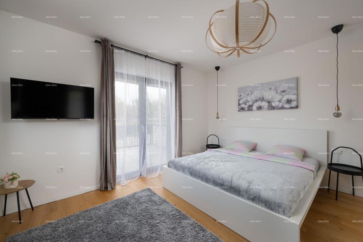 Vendita di una casa di nuova costruzione, arredata modernamente, con piscina, a Rakalj!