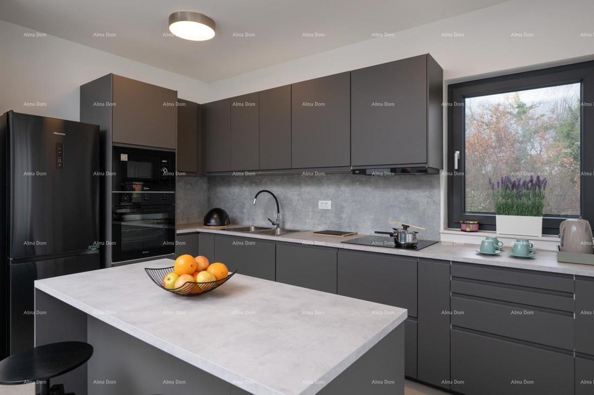 Vendita di una casa di nuova costruzione, arredata modernamente, con piscina, a Rakalj!