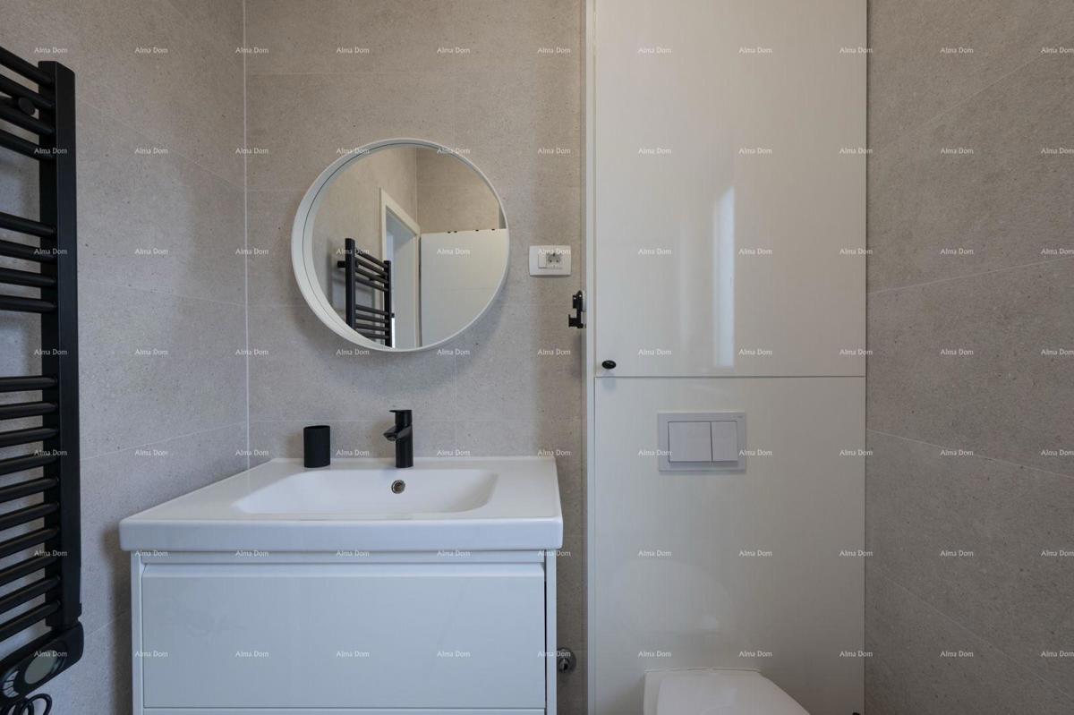 Vendita di una casa di nuova costruzione, arredata modernamente, con piscina, a Rakalj!