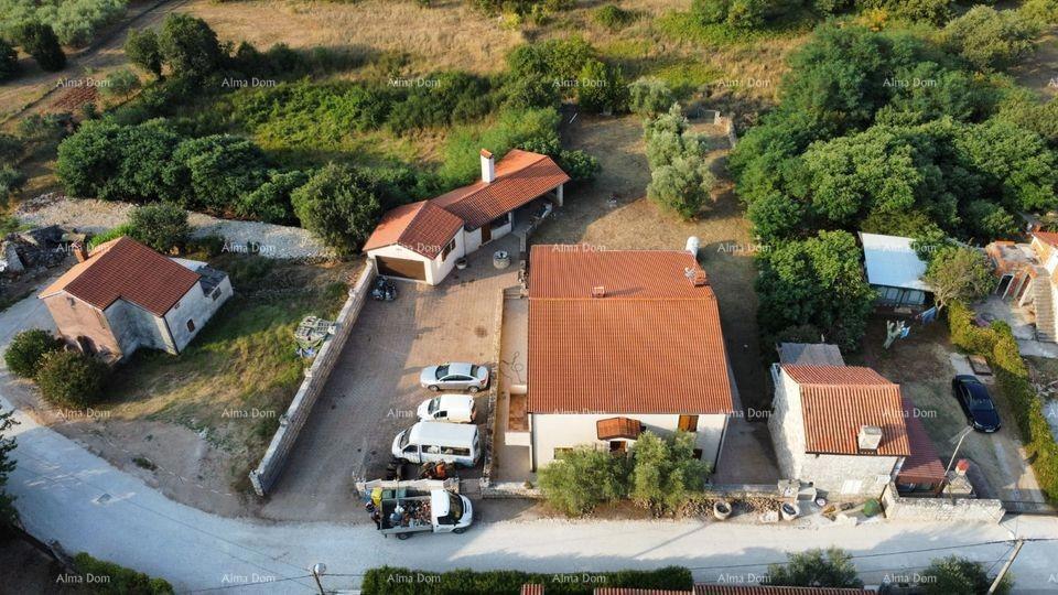 Casa 420m2 con tre appartamenti in vendita, Umago