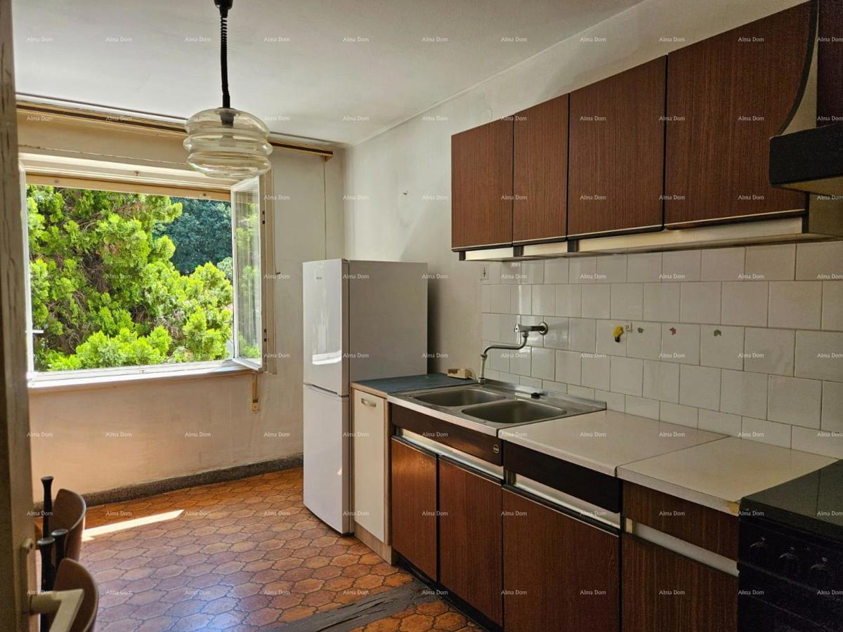 Vendita - appartamento con due camere da letto in ottima posizione, Pola!