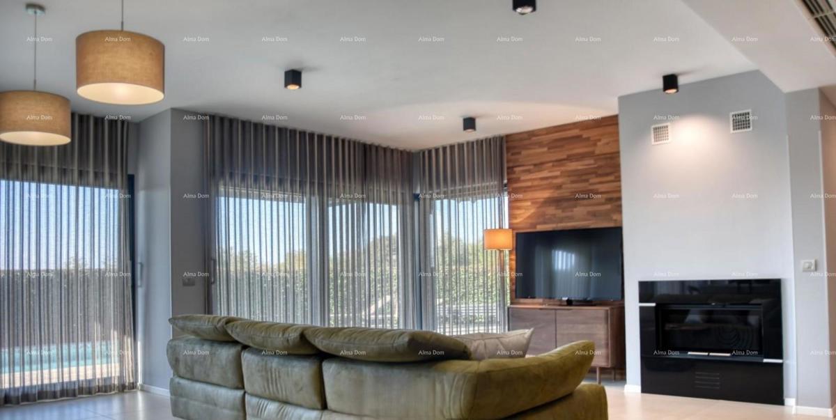 VILLA LUSSUOSA MODERNA CON PISCINA A 500 m DAL MARE