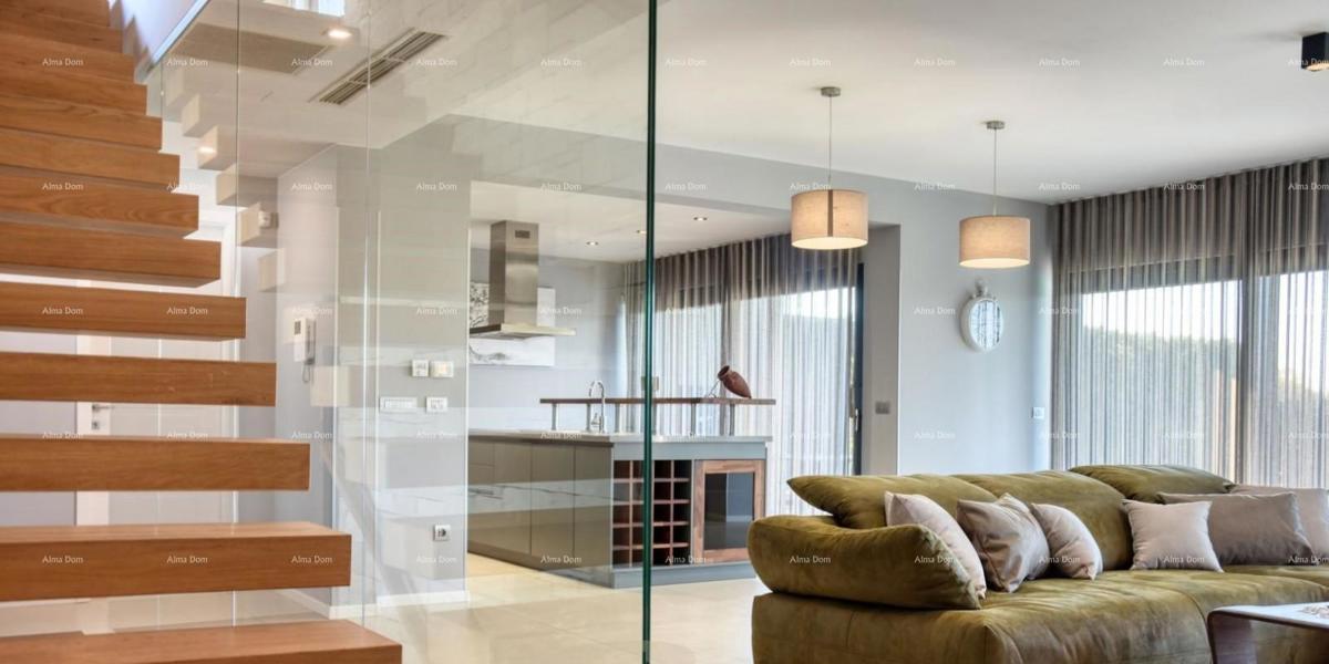 VILLA LUSSUOSA MODERNA CON PISCINA A 500 m DAL MARE