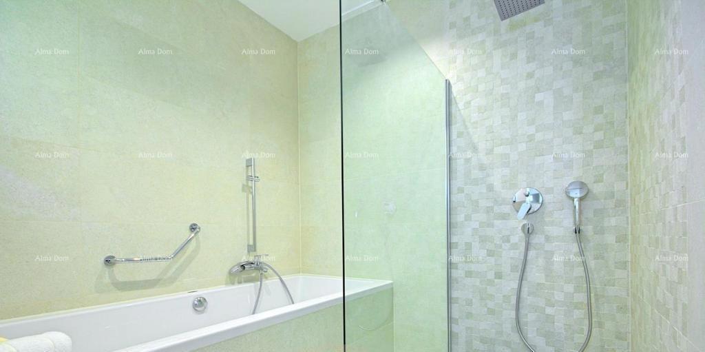 VILLA LUSSUOSA MODERNA CON PISCINA A 500 m DAL MARE