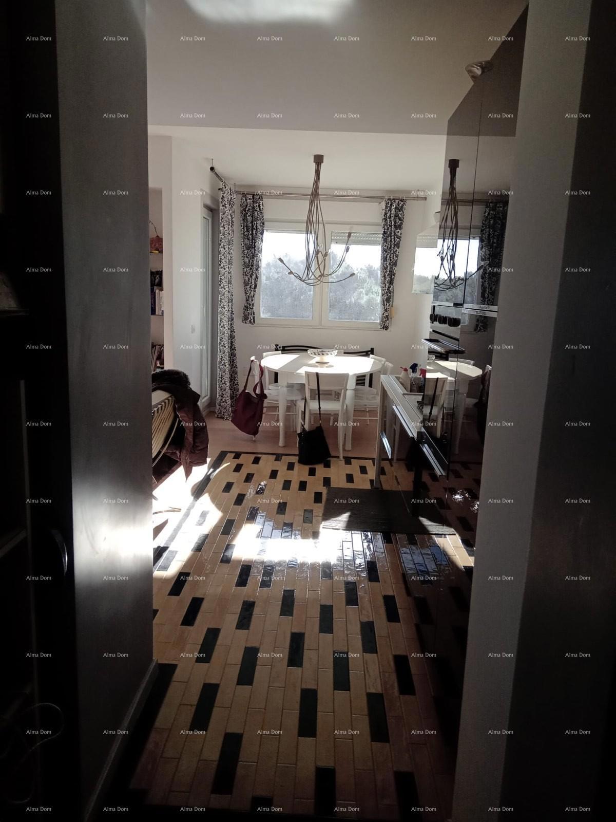 Vendita - appartamento con vista mare - a due minuti dalla passeggiata Lungomare, Pola!