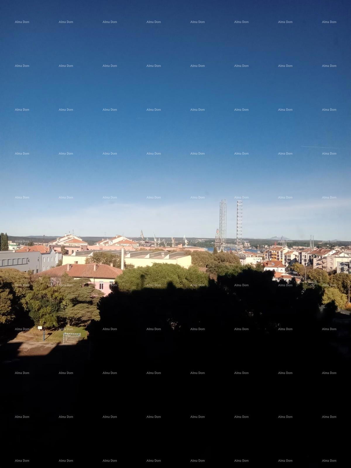 Vendita - appartamento con vista mare - a due minuti dalla passeggiata Lungomare, Pola!