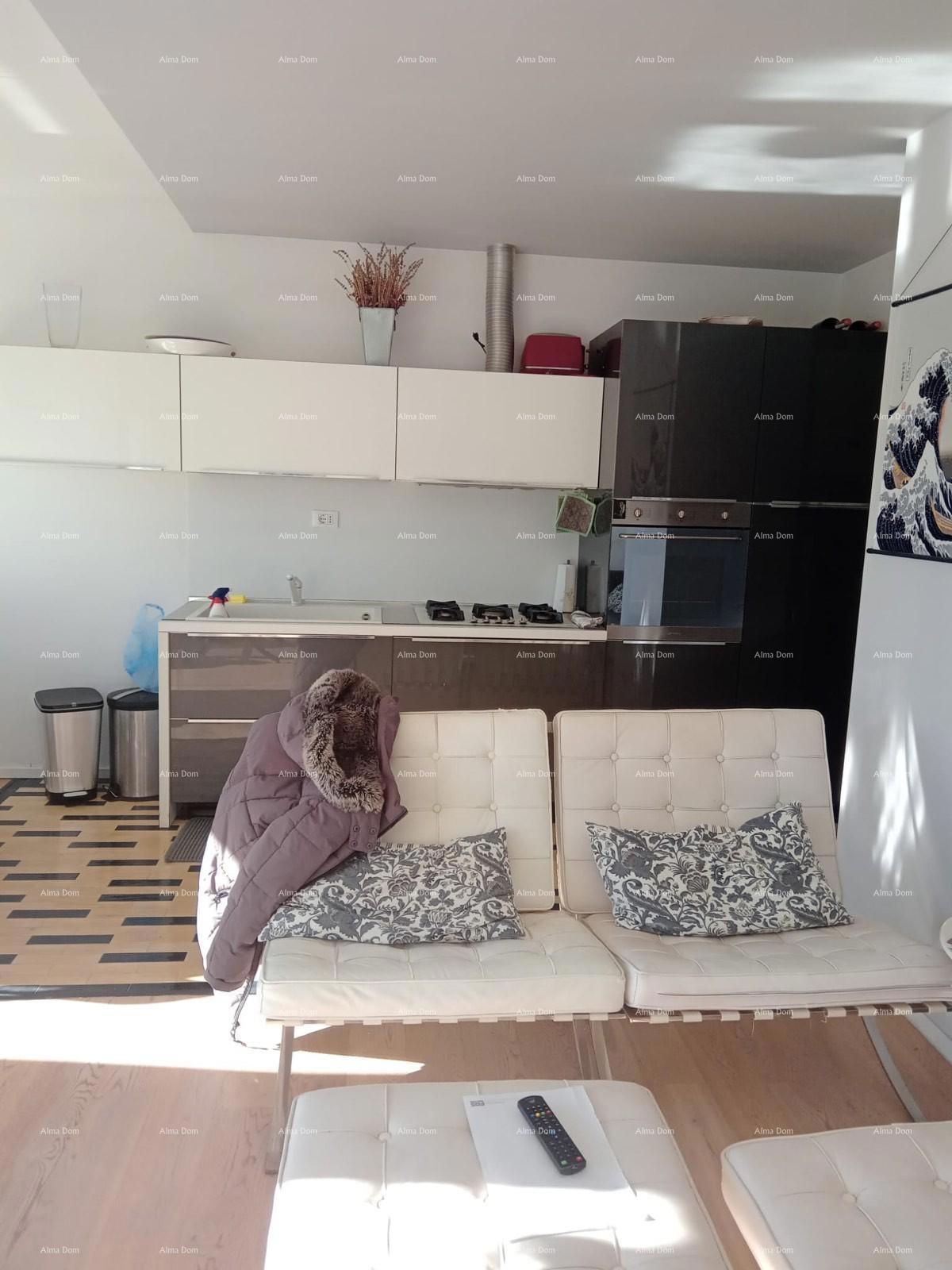 Vendita - appartamento con vista mare - a due minuti dalla passeggiata Lungomare, Pola!