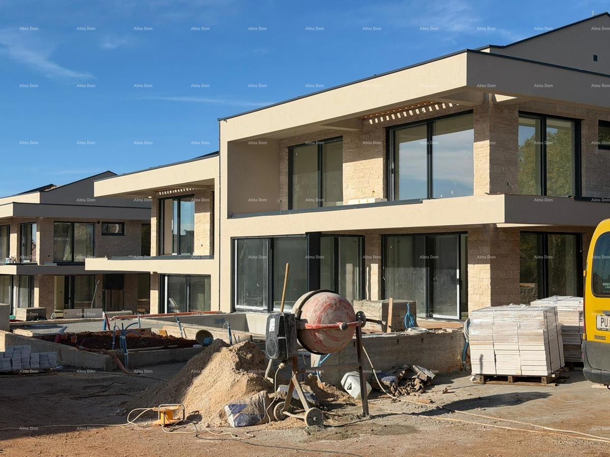 Vendita di ville moderne in una bellissima zona residenziale, Umago