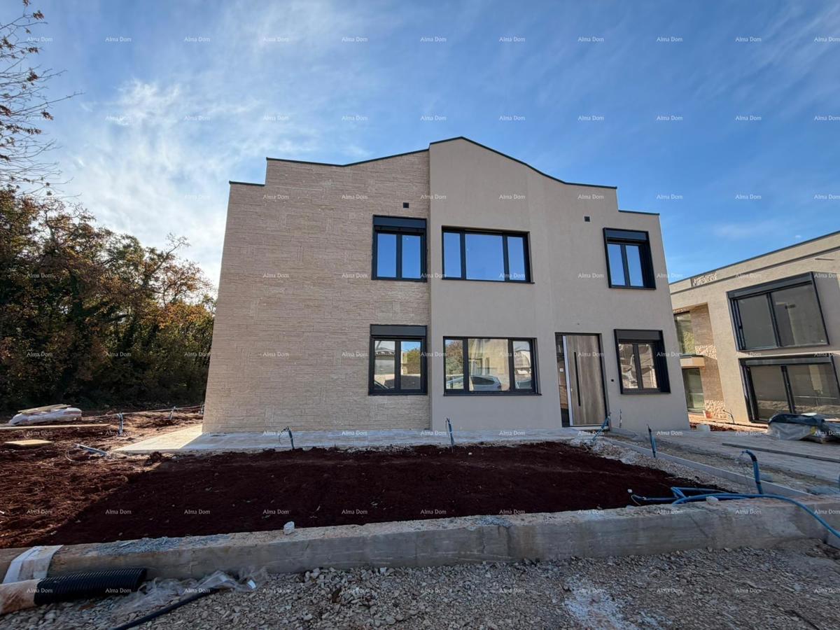 Vendita di ville moderne in una bellissima zona residenziale, Umago