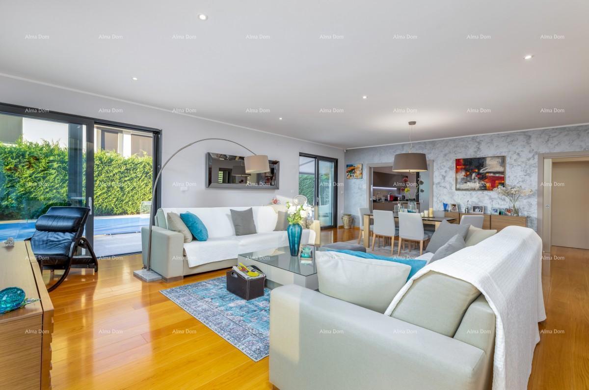 FAŽANA - Villa indipendente di classe premium, con piscina, ascensore / 100 m dal Viale degli Ulivi.