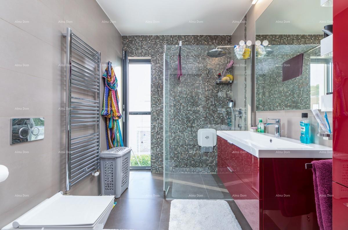 FAŽANA - Villa indipendente di classe premium, con piscina, ascensore / 100 m dal Viale degli Ulivi.