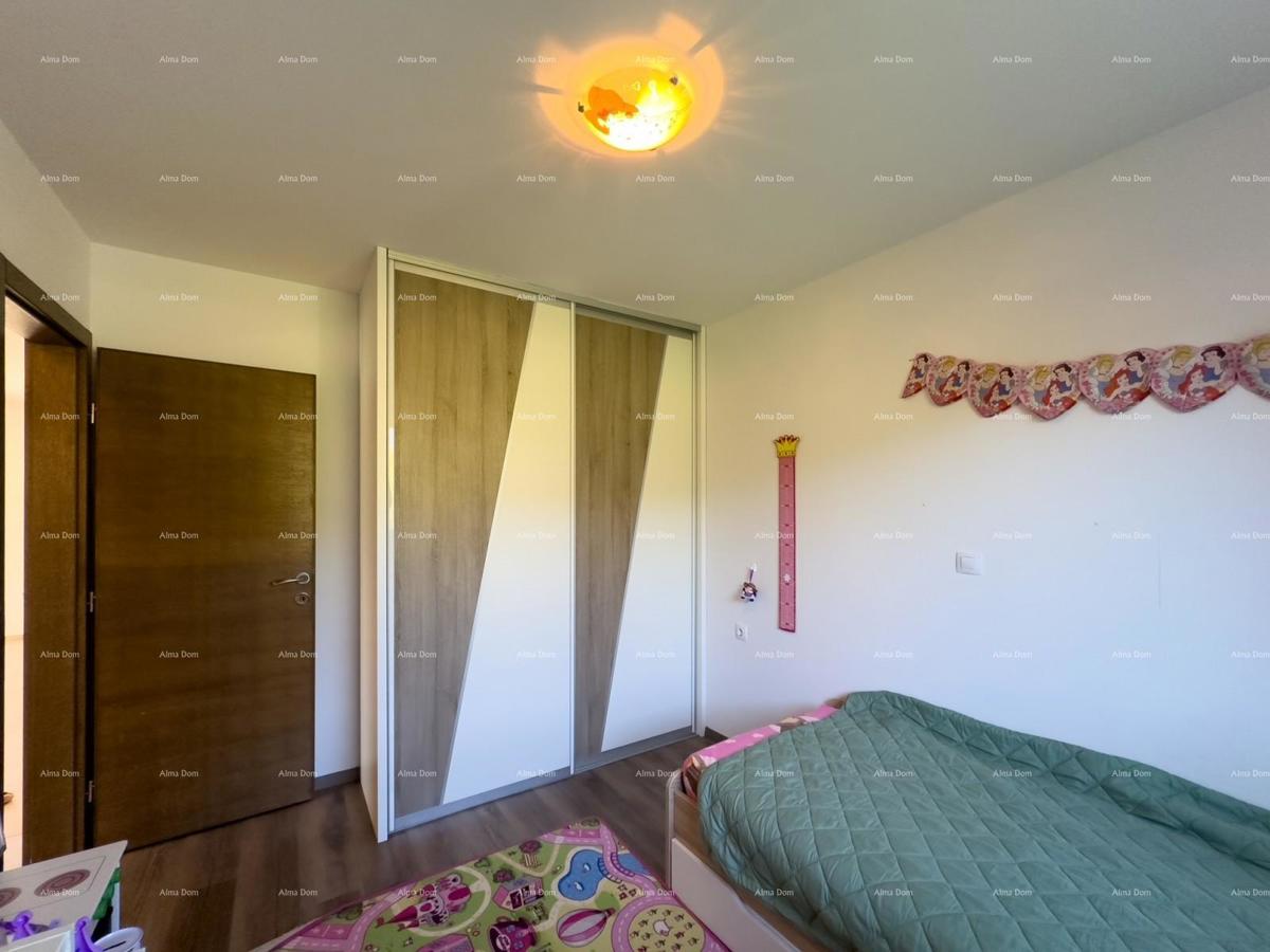 Vendiamo un appartamento al piano terra con piscina privata. Medolino