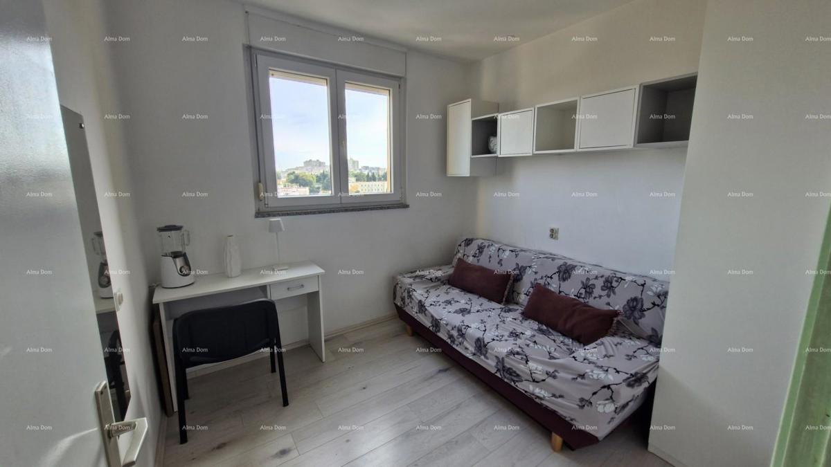 Vendita di un appartamento con vista mare e città, Pula, Veruda!