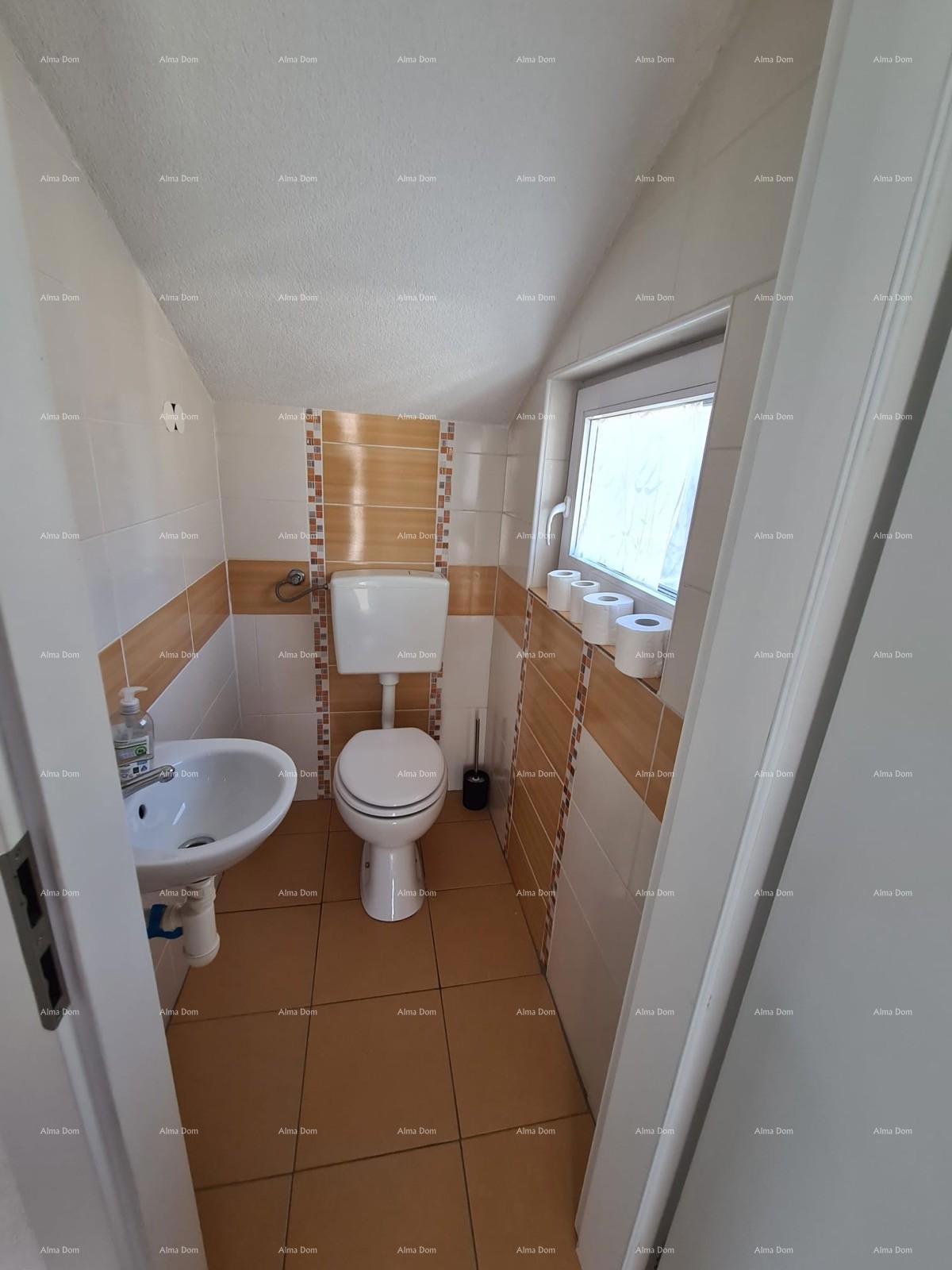 PEROJ, Appartamento al piano superiore, vicino al mare