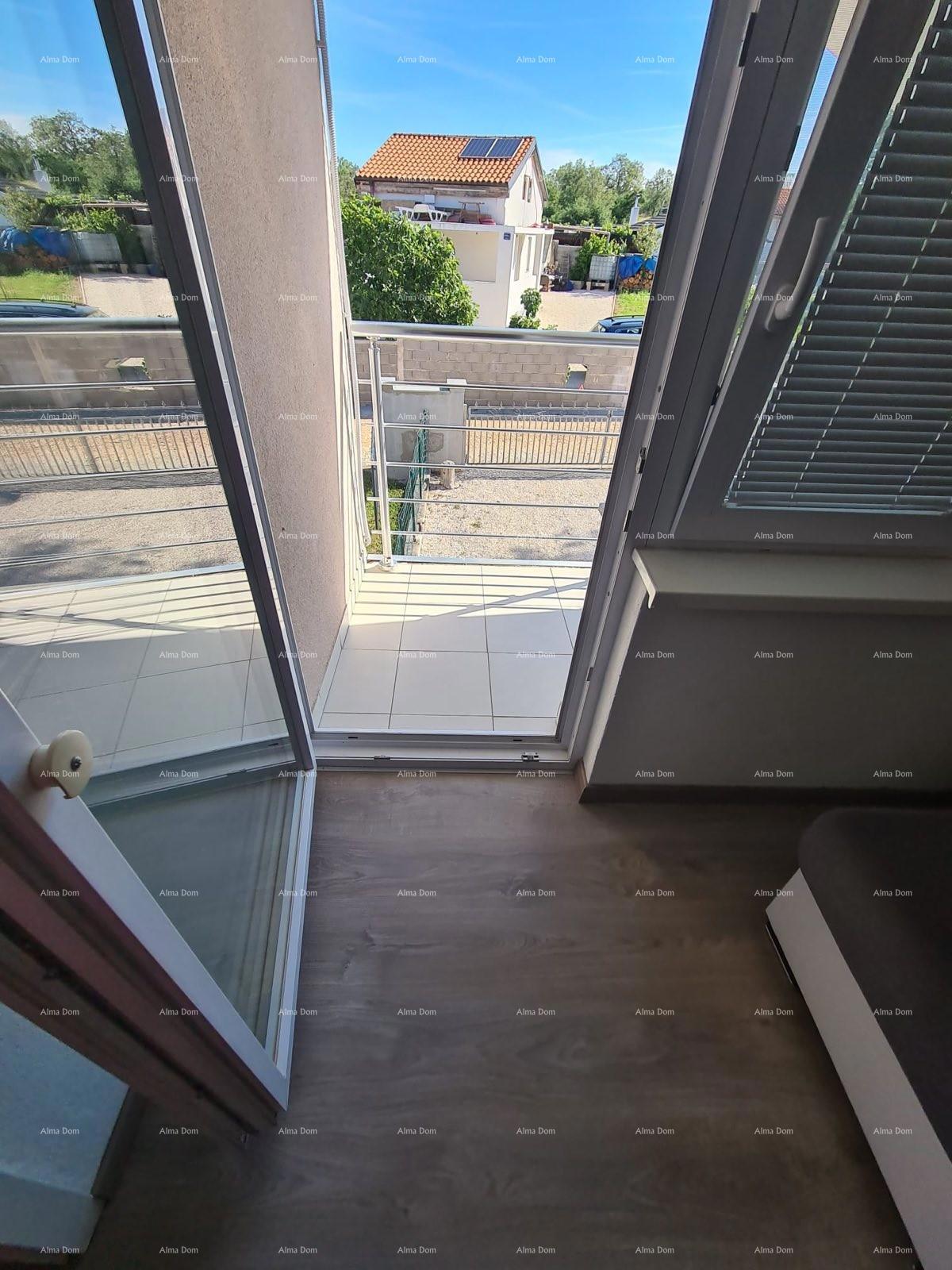 PEROJ, Appartamento al piano superiore, vicino al mare