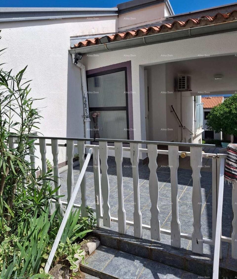 Casa con vista mare a Ravni