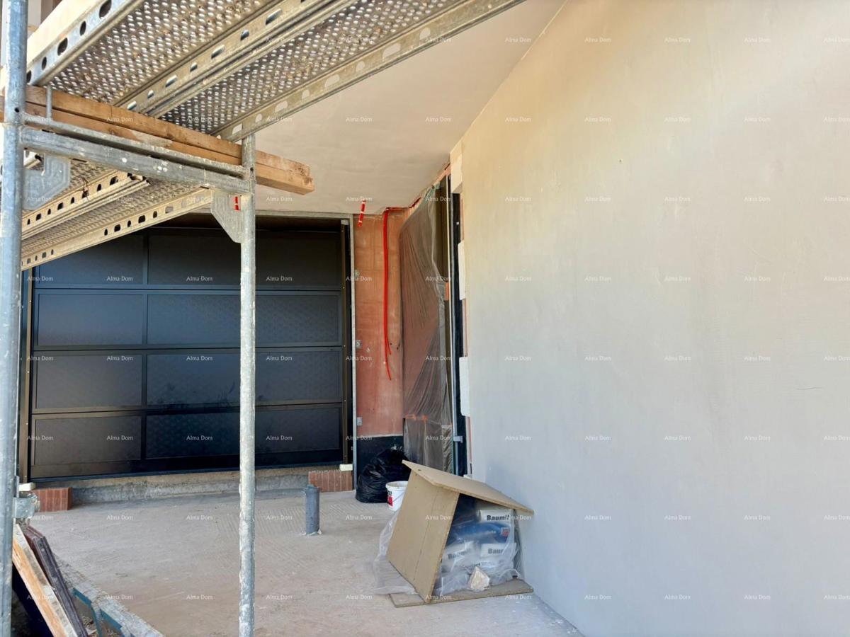 Villa moderna in vendita a Rovigno