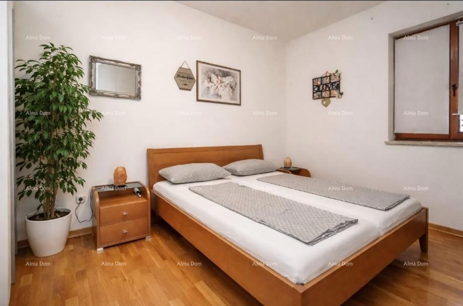 Rovigno – immobile con due appartamenti con vista mare e posto auto