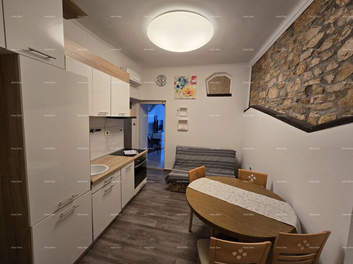 Riservato: Incantevole appartamento a Pola - ideale per single o coppie, vicino al centro città e alla spiaggia.