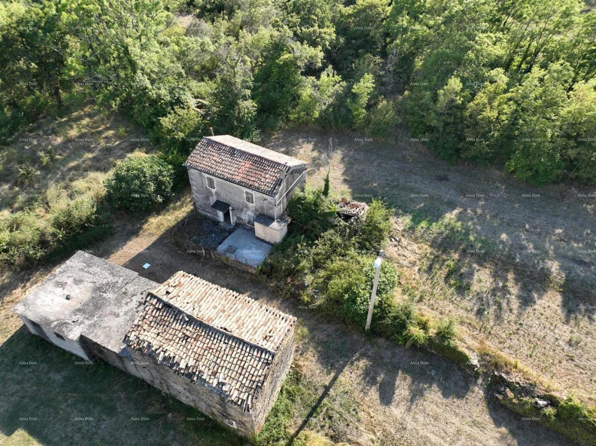 Kršan – in vendita vecchia casa in pietra