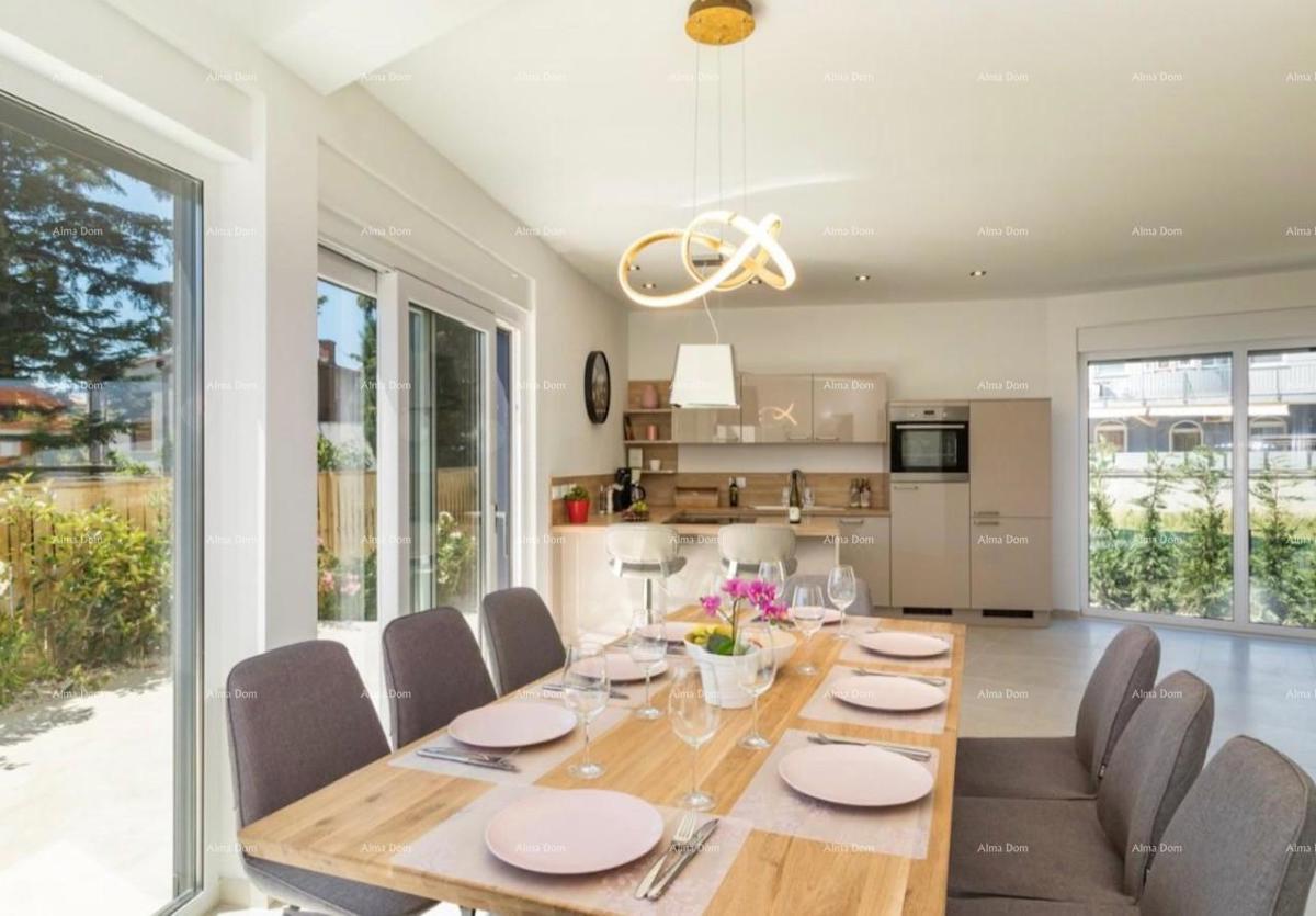 Vendita di una splendida villa con piscina, jacuzzi e vista mare, Fažana!