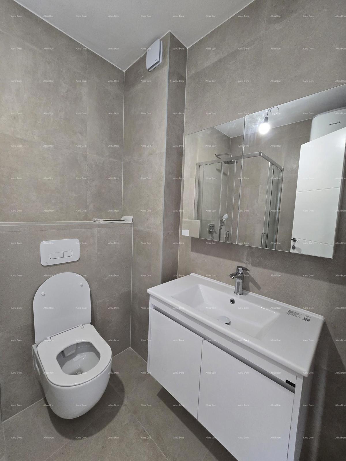 Nuova costruzione! Medulin! Vendita. Due nuovi edifici, 200 metri dal mare. Vicinanza diretta all'hotel Medulin.