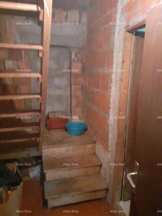 Vendita di una casa con due lotti edificabili – Tinjan