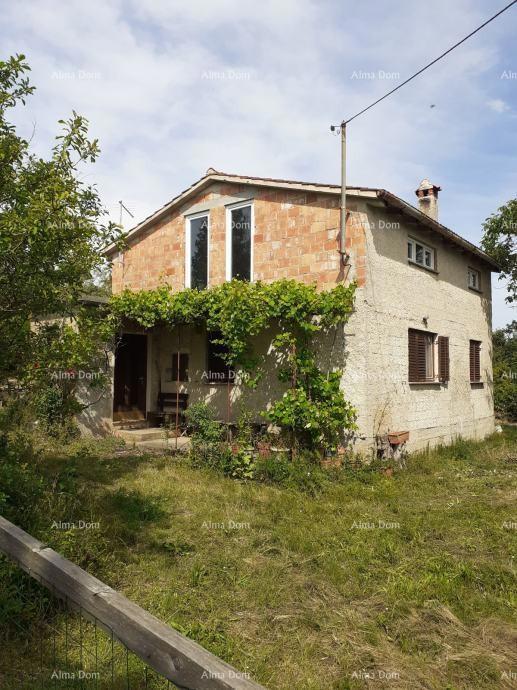 Vendita di una casa con due lotti edificabili – Tinjan