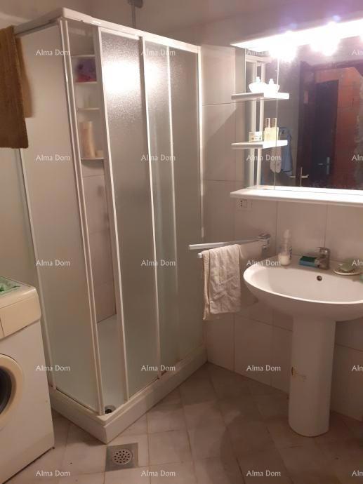 Vendita di una casa con due lotti edificabili – Tinjan