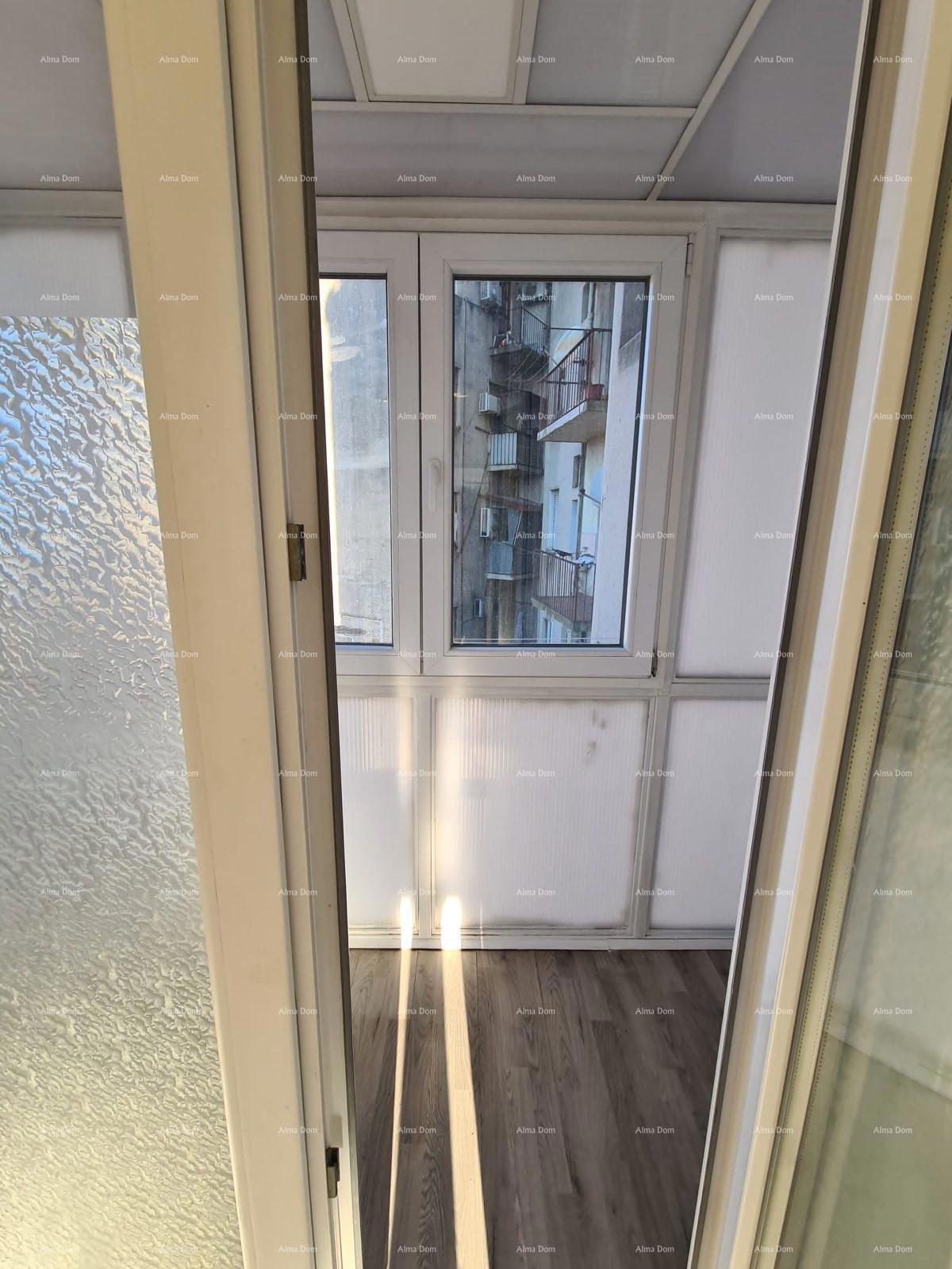 Pula – appartamento bilocale ristrutturato in centro, 72,83 m²