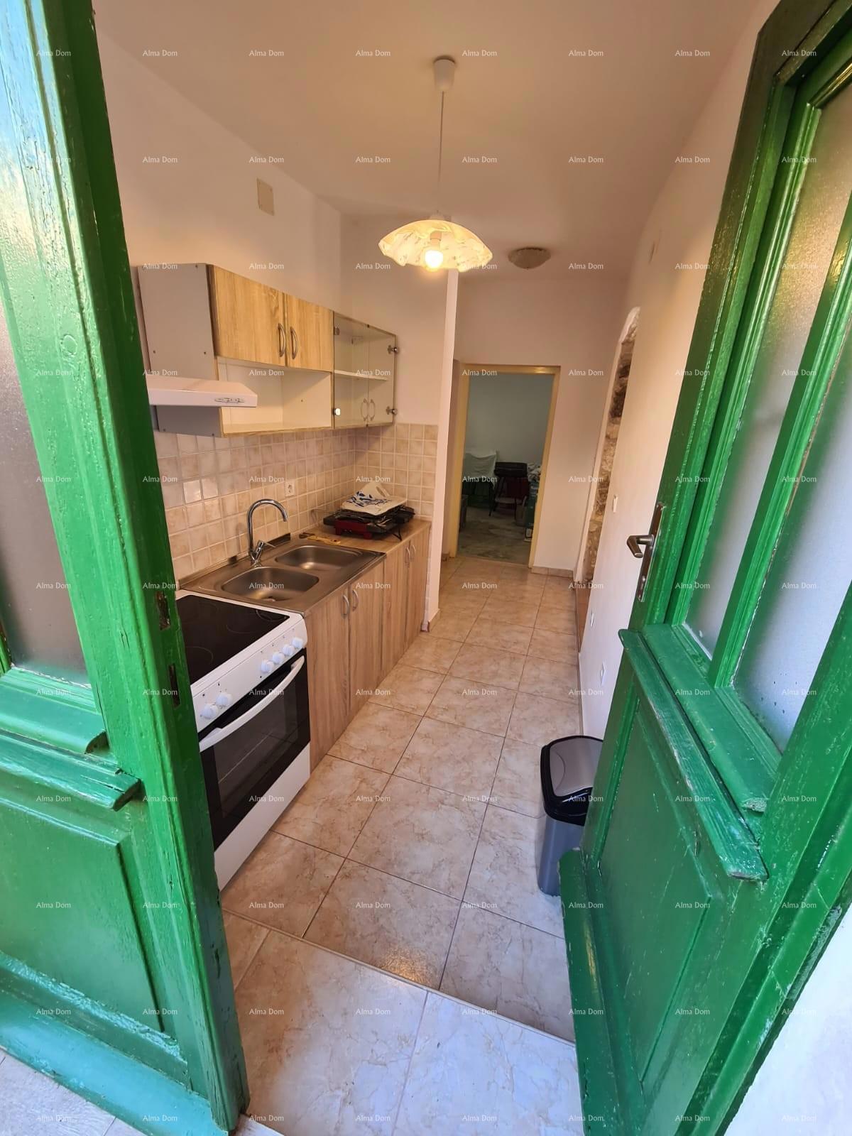 Vendita - Bellissima casa ristrutturata in Istria, nel centro di Marčana!