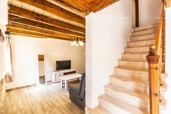 Vendita - Bellissima casa ristrutturata in Istria, nel centro di Marčana!