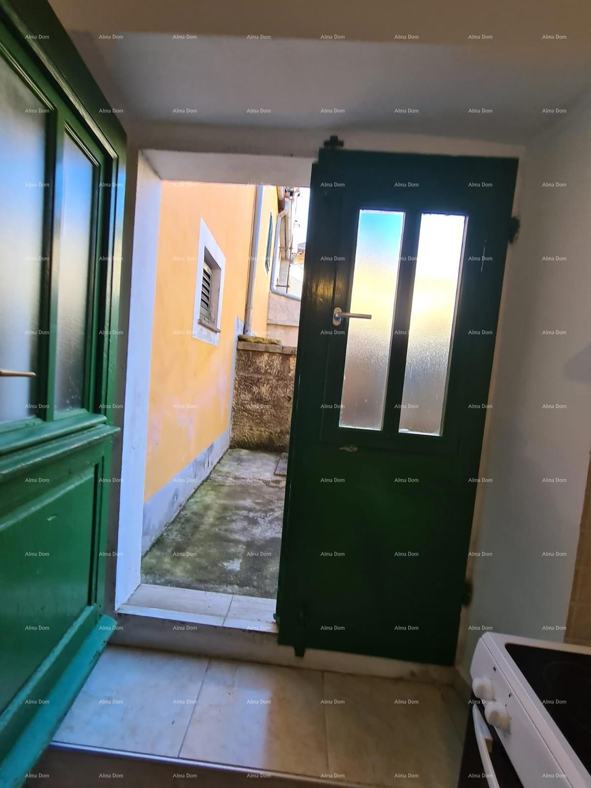 Vendita - Bellissima casa ristrutturata in Istria, nel centro di Marčana!