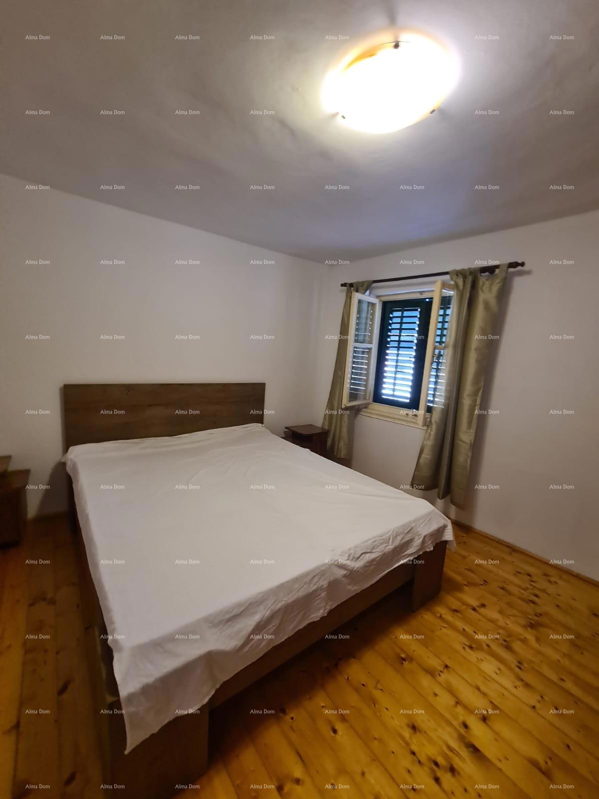 Vendita - Bellissima casa ristrutturata in Istria, nel centro di Marčana!