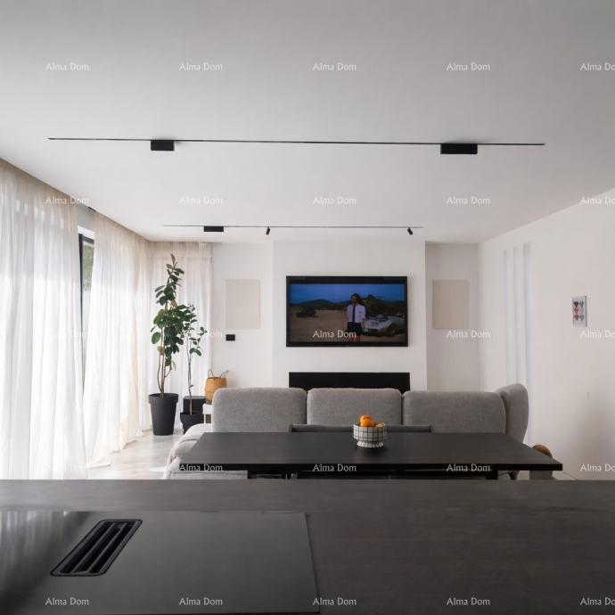 In vendita casa al piano terra in una zona tranquilla di Labin