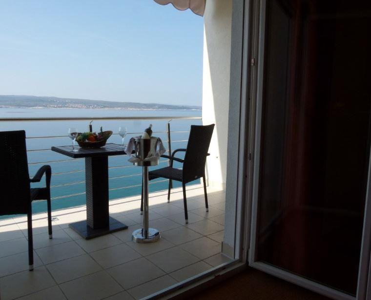 CRIKVENICA,Albergo  a costa.