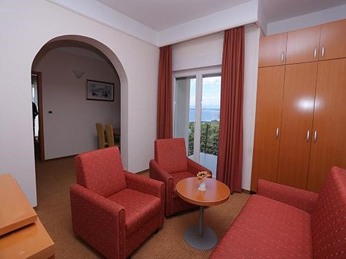 CRIKVENICA,Albergo  a costa.