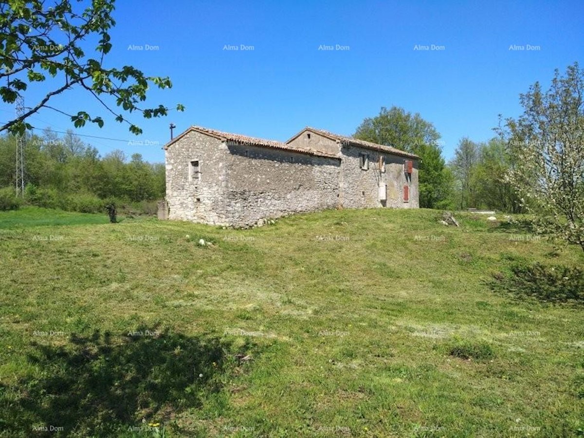 Tenuta istriana con vista sull'Učka a Kršan