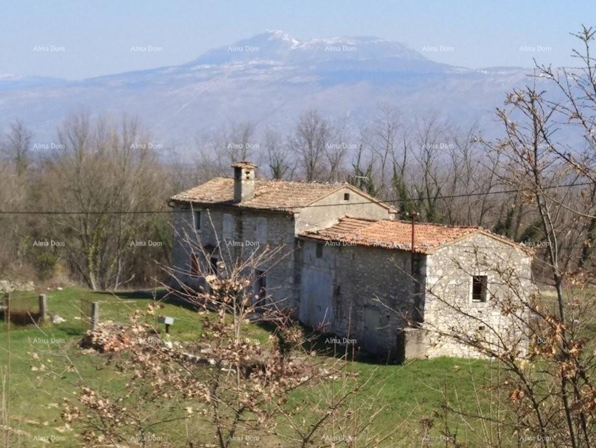 Tenuta istriana con vista sull'Učka a Kršan