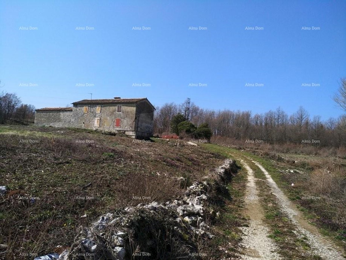 Tenuta istriana con vista sull'Učka a Kršan