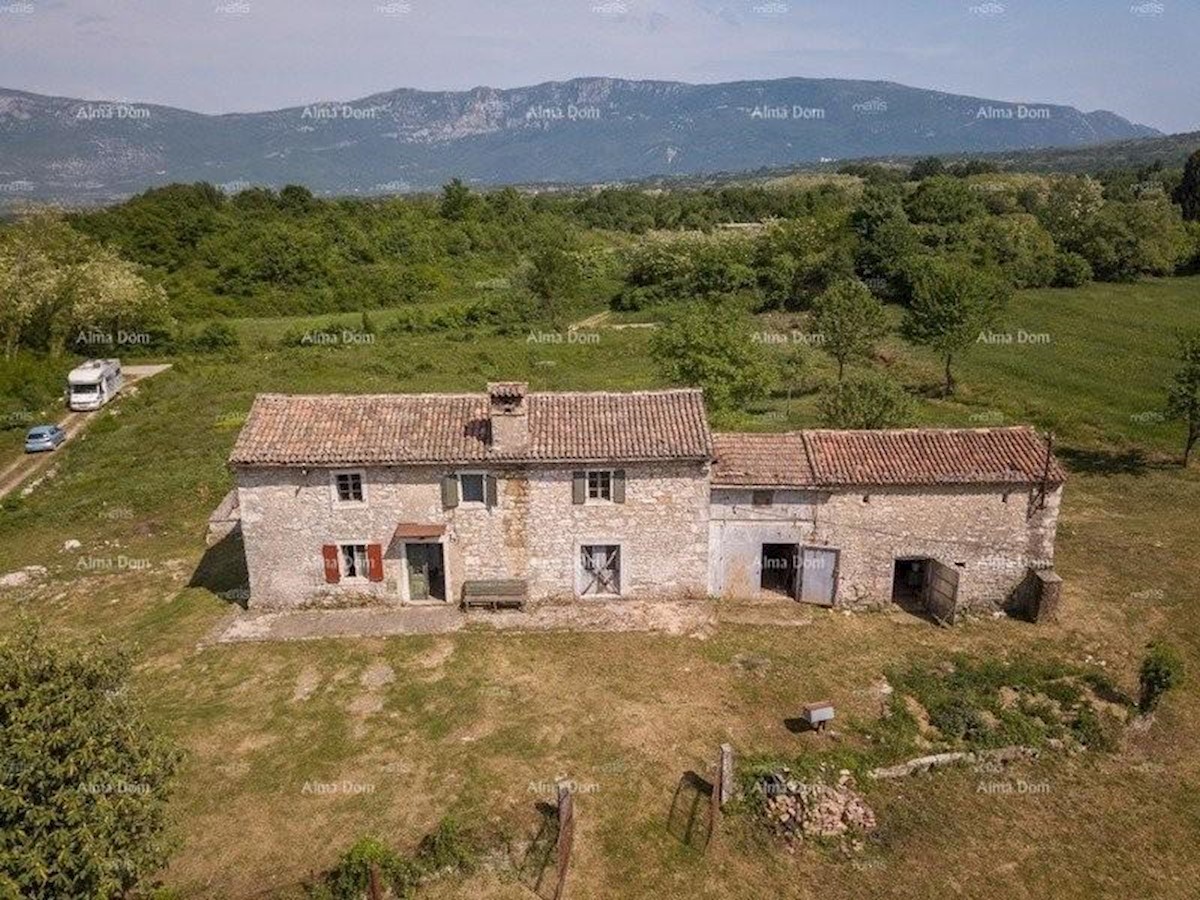 Tenuta istriana con vista sull'Učka a Kršan