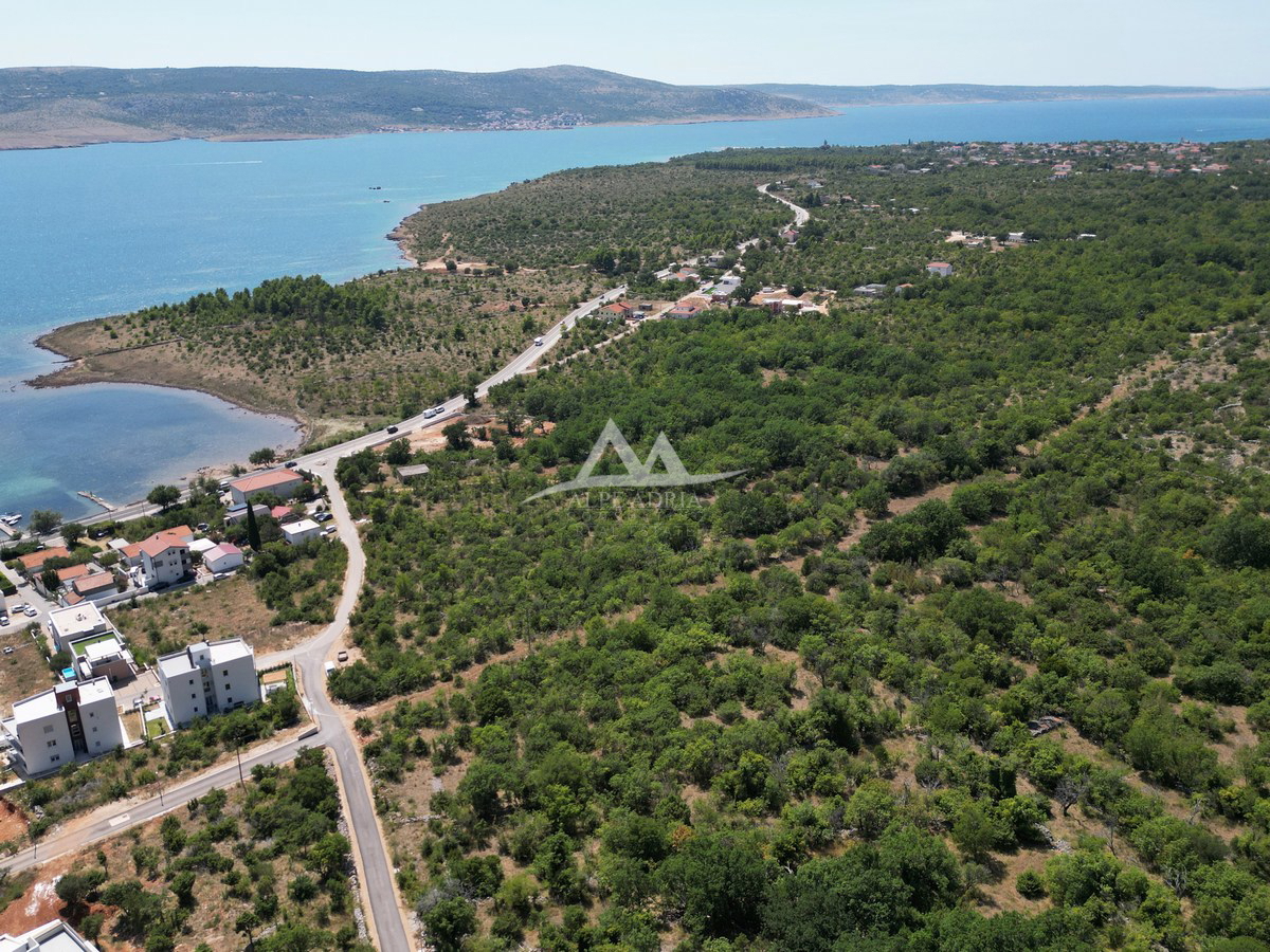 100 €/M2 - PREZZO AFFARE - TERRENO EDIFICABILE - CON VISTA SUL MARE E VELEBIT - 670 M2 - 67.000 €