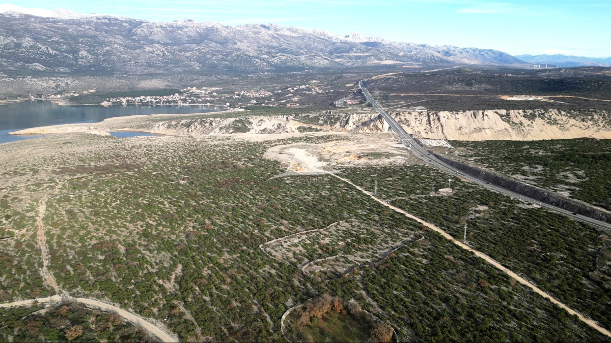 MASLENIČKO ŽDRILO - TERRENO EDIFICABILE DI 615 M2 - STRADA DI ACCESSO - ACQUA E ELETTRICITÀ FINO AL TERRENO - 61.500 €